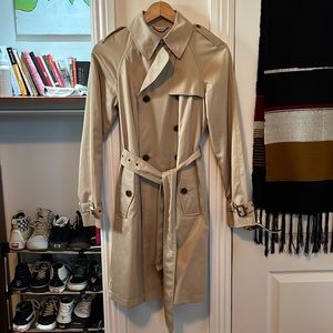 Banana Republic Tan Trench Coat, size small